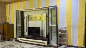 معرض لبيع بسعر مناسب