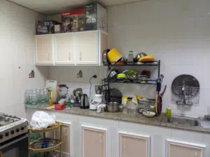 غرفة مفروشة  مع مطبخ وحمام شامل ماء كهرباء انترنت غاز Furnished room