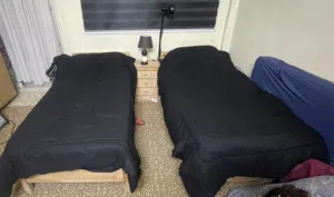 غرفة نوم مستعملة