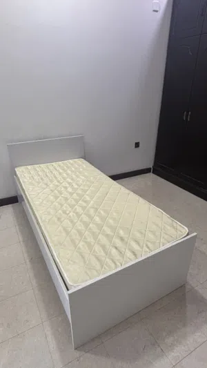 Single bed with like new mattress