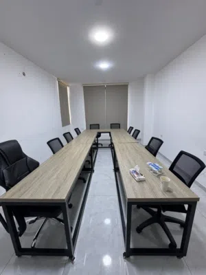 طاولات شبه جديد بسعر حرق
