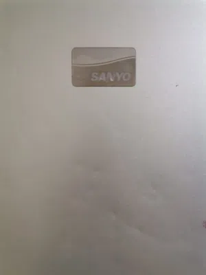 ثلاجة كبيرة نوع سانيو تبريد هواء بحالة جيدة جدا NO FROST