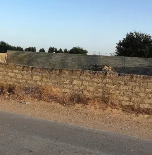 قطعة أرض سكنية ممتازة 300م على واجهتين في وادي الربيع بالقرب من سريع وادي الربيع والواجهات 20*15م