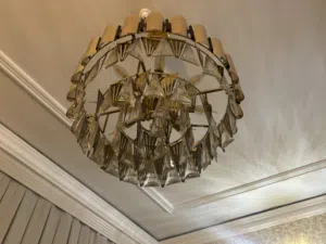 ثريات تعليق