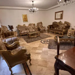 طقم ونص( 12 مقعد ) مصري زان بالكامل مع طاولتين وسط وزاويتين ديكوريه وطاولات درج سفره مع 8 كراسي