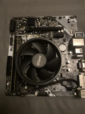للبيع مذربورد b350 رامات ddr4 16 رايزن5 4500 مبرد هوائي amd