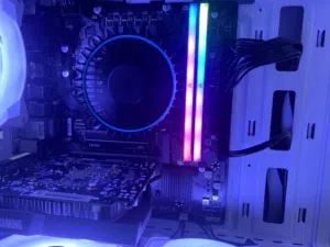 مذربورد مع كرت شاشة rtx3050 و معالج i5-12400 و رامات 8GB