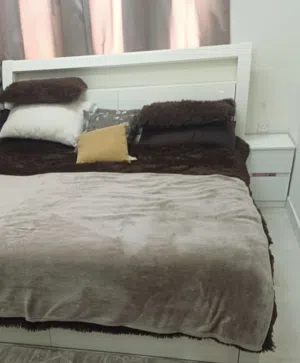 سرير بحاله جيده للبيع