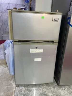 ثلاجة شبه جديدة