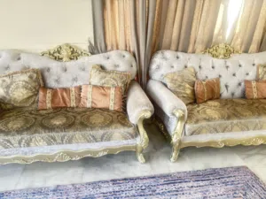 للبيع جلسة فخمة كلاسيكية