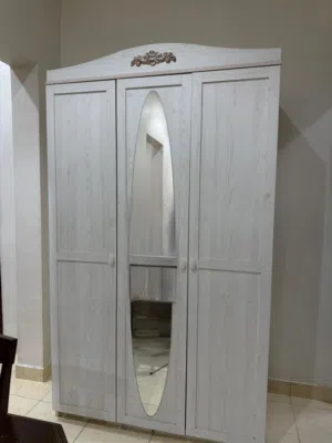 كبت ملابس ( خزانه )