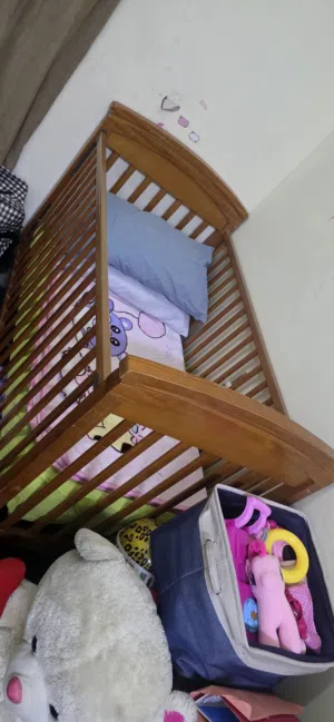 سرير اطفال بحالة جيدة