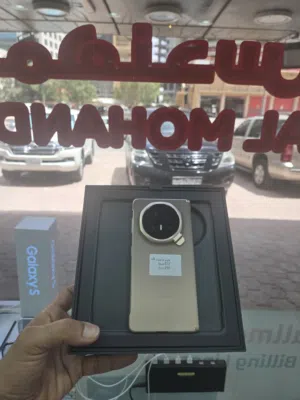 هونج ماجيك v5 512 gb مع الكرتون والاغراض  نفس الجديد ولازلخ  استخدام خفيف جدا