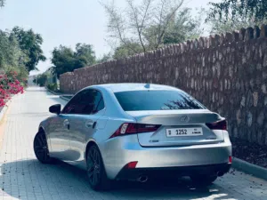 لكزس is250 f sport