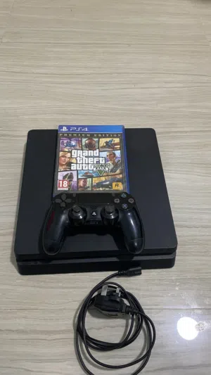 PlayStation 4 PlayStation for sale in Al Dakhiliya