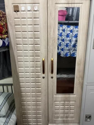 خزانة ملابس