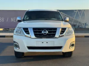نيسان باترول V8 الماكينه الصغيره موديل 2013 بحاله ممتازه جاهزه للتسجيل والاستخدام