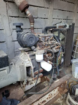 مولد بيركنز اصليه جاهزه وشغاله نكره سلف  15  KVA