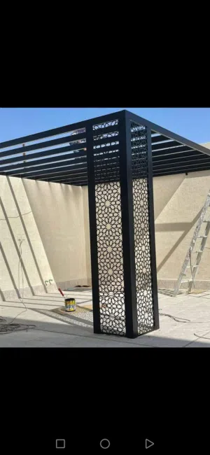 تصميم وتنفيذ البيوت الجاهزة من السندويج بنل واعمال التغليف الداخلي والخارجة واعمال بديل الخشب