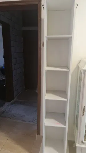 للبيع غنفات و طاولات و ستاند