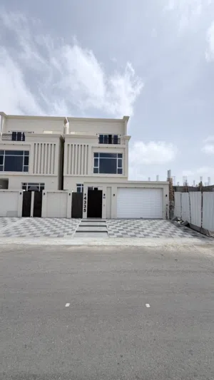 للبيع فيلا فاخره في الخوض حي الكوثر بسعر جدا ممتاز