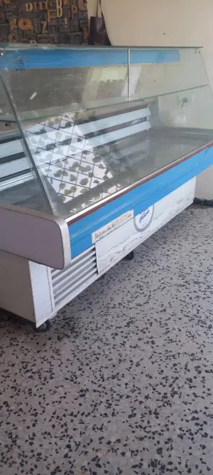 تلاجة عرض للبيع