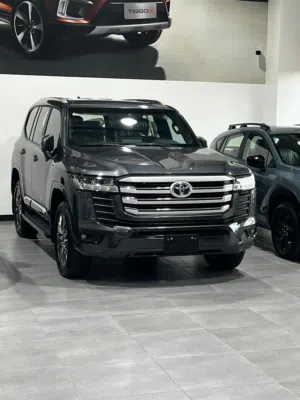 New Toyota Land Cruiser in Northern Governorate