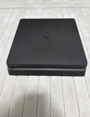 Ps 4 slim 1 Tara