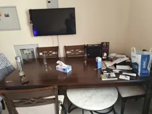 Big wood table for urgent sale