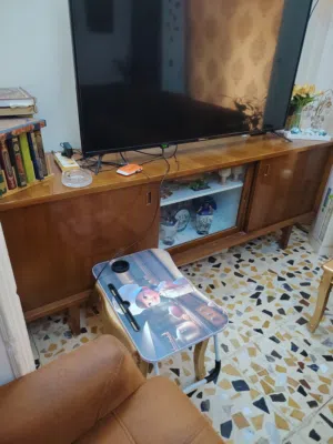 مكتب دراسي مع بوفي