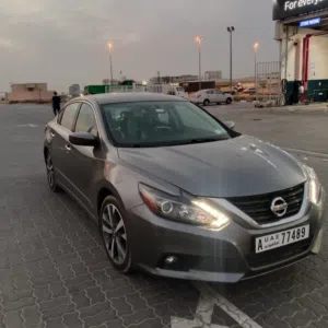 Nissan Altima SR 2016 Paddle Shift  Electric Seats  Sport Edition  Clean Car