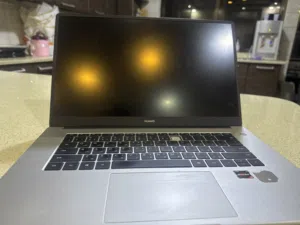 Laptop Huawei mate D 15