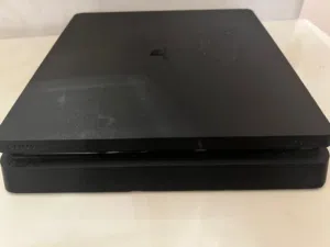 بلاي ستيشن 4 SLIM استعمال خفيف