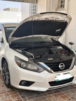 Used Nissan Altima in Al Dakhiliya