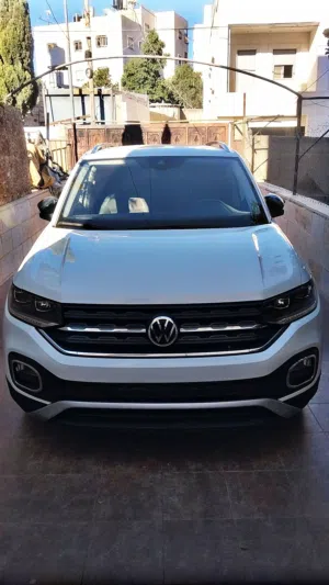 new-volkswagen-polo-in-hebron
