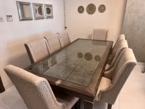 طاولة سفرة للبيع مع 8 كراسي