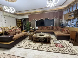 طقم كنب كورنر كامل مع الطاولات والسيرفس + مخدات بوجهين وخدمة التوصيل مجاناً