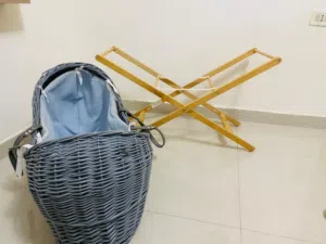 سرير و كوت اطفال