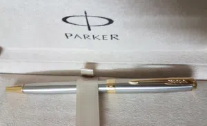 قلم باركر للتكشيخ، the VIP ، قلم عملي تشتري حبر لو انتهى ولون جميل ينفع للمناسبات وكتابة سلسة pen