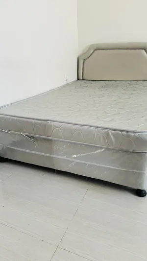سرير مع مرتبة بمقاس 1.60/ 1،20