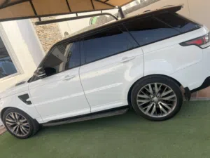 رنج روفر سبورت 2016 SVR خليجي من الأبيض مع مواصفات فاخرة ومرخصة