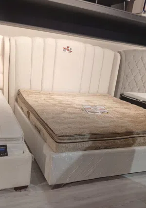سرير للبيع جديد Queen Size Bed