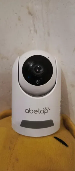 كاميرا مراقبة ذكية جداً من ماركة Abetap، بحالة ممتازة ، مناسبة لمراقبة المنزل، الأطفال، وكل مكان