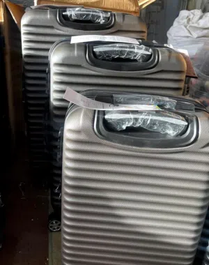 طقم شنط سفر 3 قطع هارد شيل مع قفل أمان وعجلات 360 (ألوان متعددة)