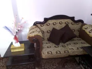 طقم كنب زان للبيع 7مقاعد مع طاولات