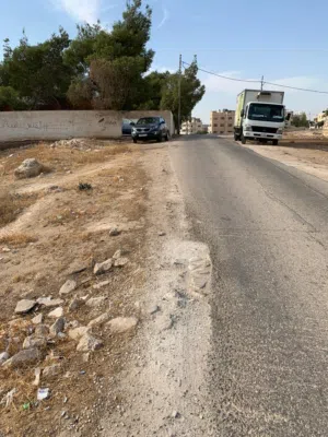 أرض منظمة سكني أ في أجمل مناطق تلعة الذهب خلف ايكيا – ديونز