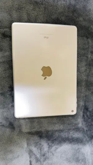 The 6th Generation iPad (2018) 32GB features a 9.7-inch Retina display