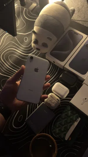 Iphone XR 128GB !FOR TRADE ONLY!-!للأستبدال فقد!   (Read the description/إقرأ الوصف )