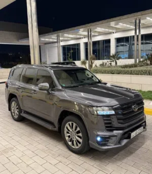 لاندكروزر وارد الساير GXR Aero S Twin turbo 2022