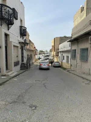 منزل للبيع في الهاني بنطام شقق مفصولة